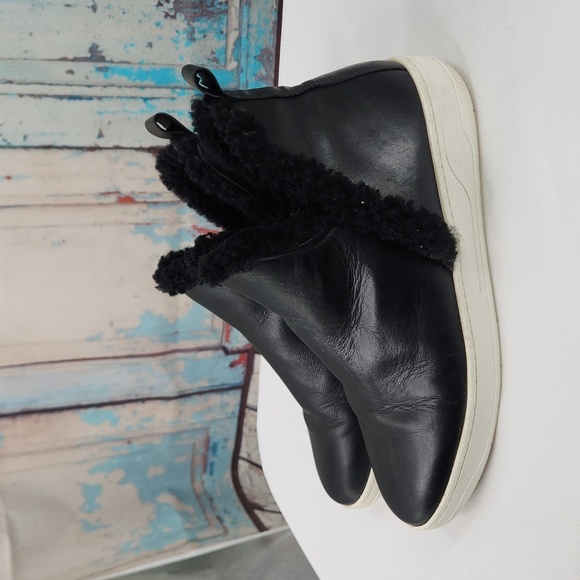 Aquatalia Sherpa Lined Sneakers‎ - Picture 4 of 9